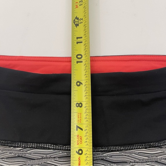 Lululemon Speed Leggings ll in Size 4 - Picture 9 of 11